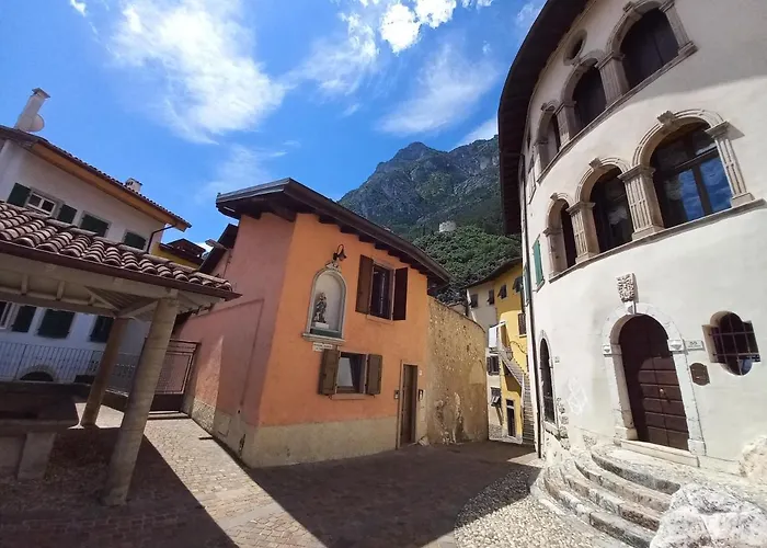 North Lake Riva Apartment, Steps From The Garda Lake
