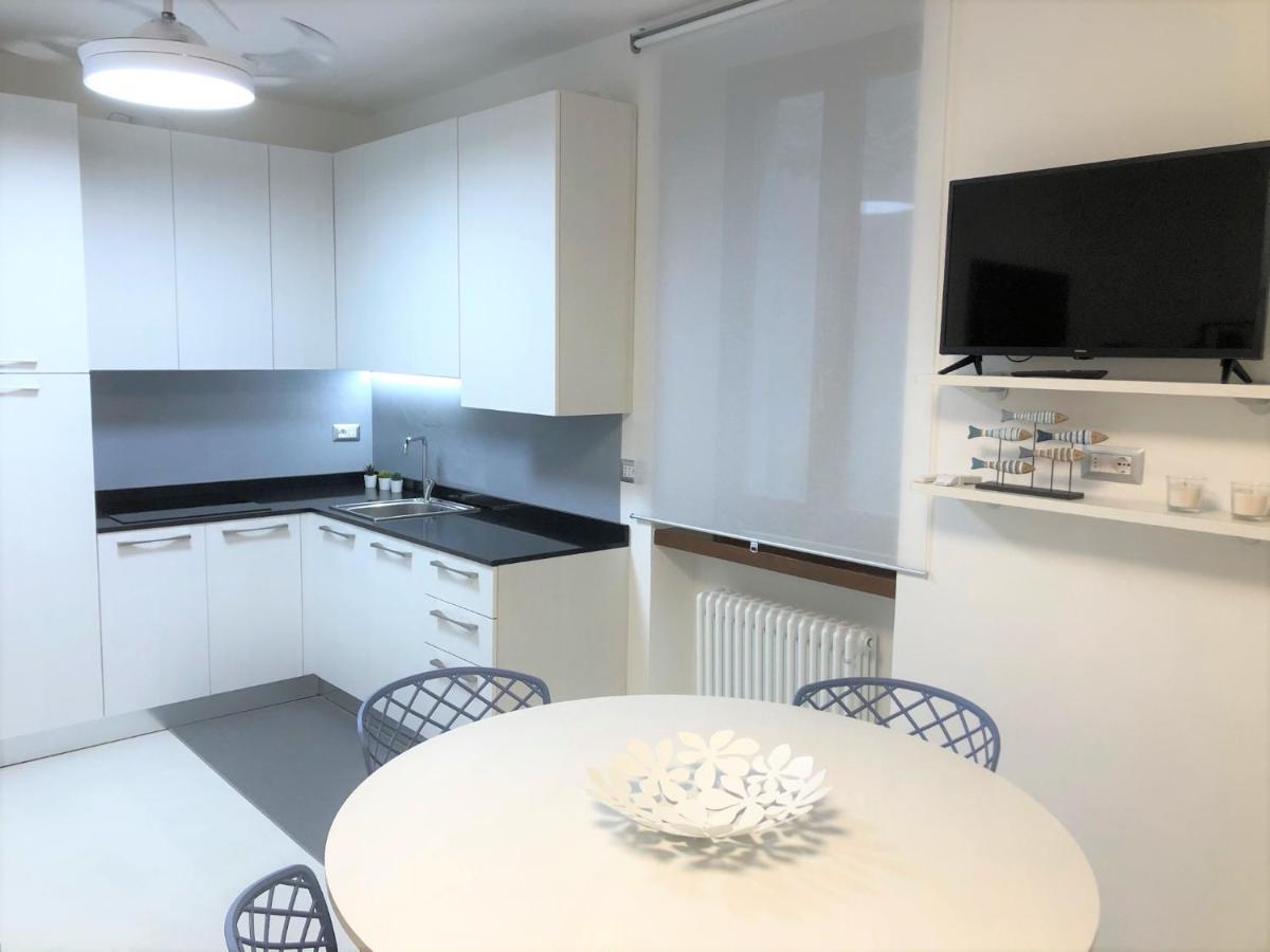 North Apartment, Steps From The Garda