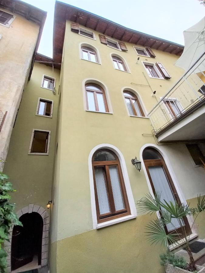 North Apartment, Steps From The Garda *